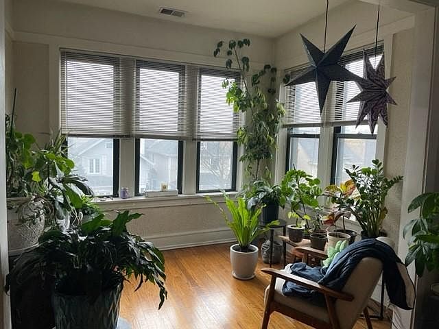 1st image of 4519 N Whipple St #3