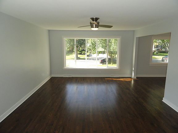 5th image of 8722 W Park Ln