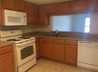 465 SW 113th Way, Pembroke Pines, FL 33025