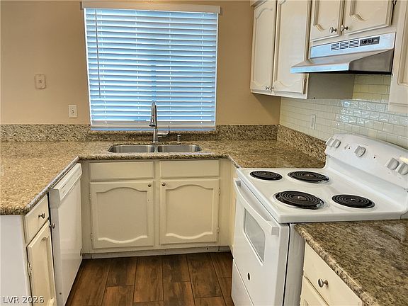 4th image of 417 Shawna Pl