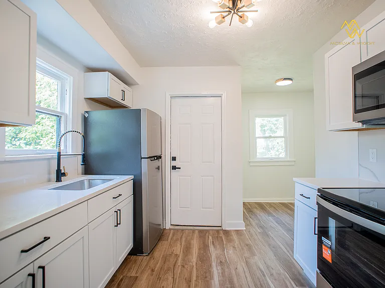3938 Myrtle Ave — Photo 13