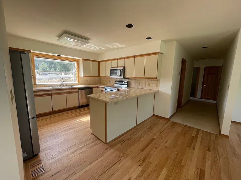 1055 Indian Creek Rd — Photo 14