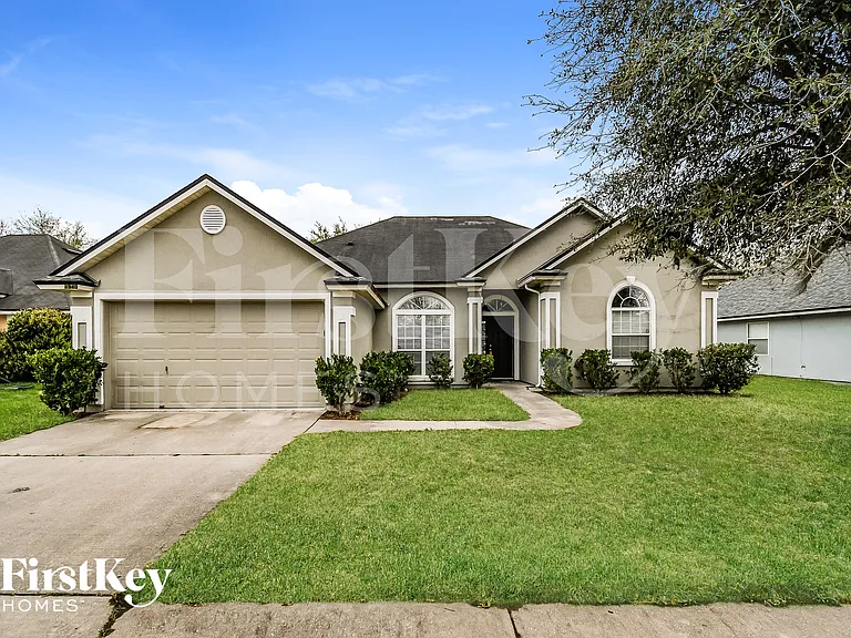 13940 Fish Eagle Dr E — Photo 1