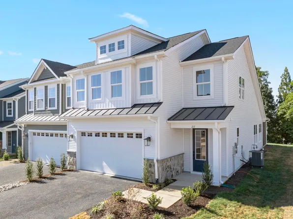 217 Springdale Rd, Waynesboro, VA 22980