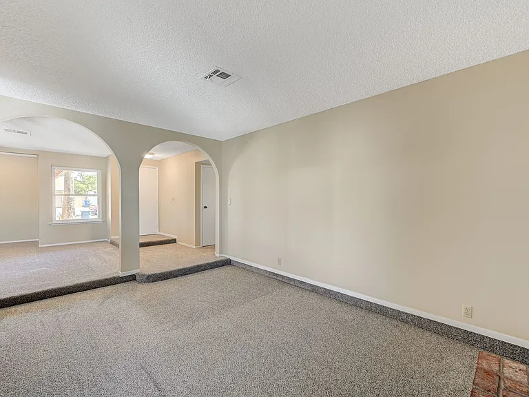 6813 Greydawn Dr — Photo 10