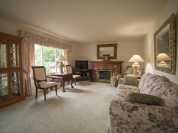 4th image of 2974 Imperial Dr