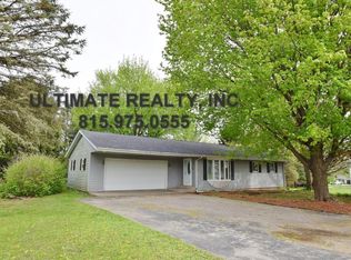 672 Homestead Ln, Rockford, IL