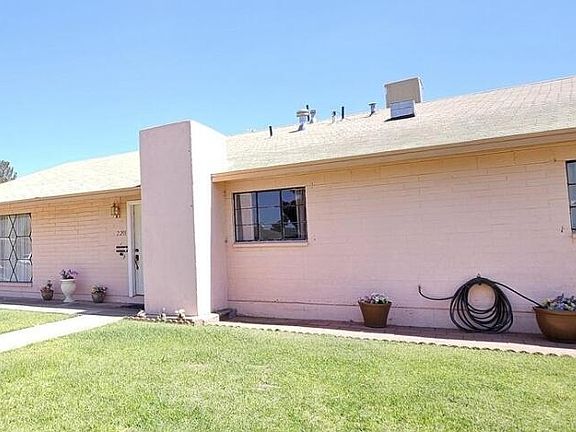 3rd image of 2201 E 7TH Street