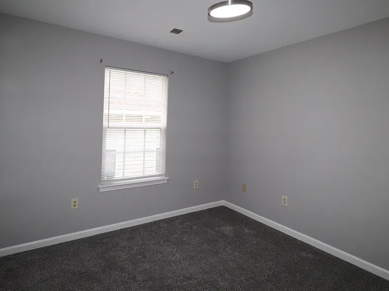 125 Christopher Dr — Photo 17