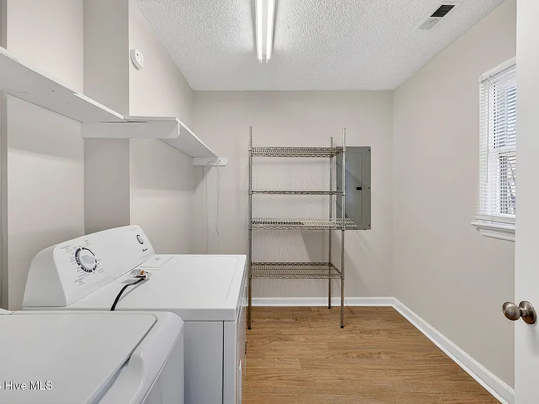 5201 Lord Tennyson Dr — Photo 18