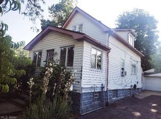 5059 Thomas St, Maple Heights, OH 44137