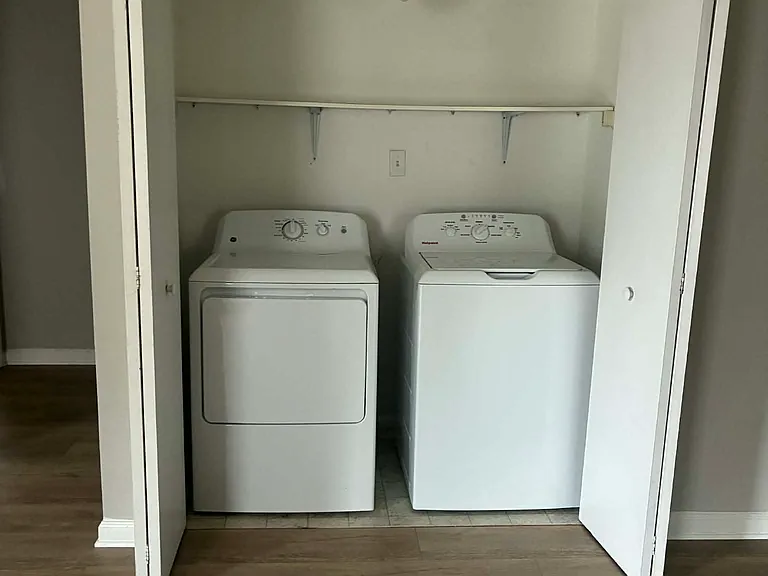 233 Churchill Dr #2 — Photo 5
