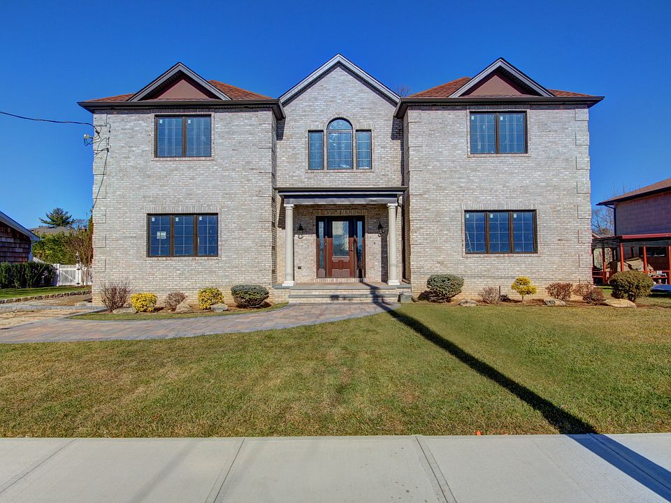 1st image of 75 Parkhill Ave