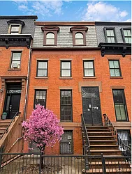 17 3rd Street in Carroll Gardens