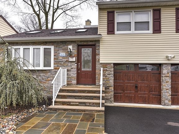 4th image of 919-23 Maltby Ave