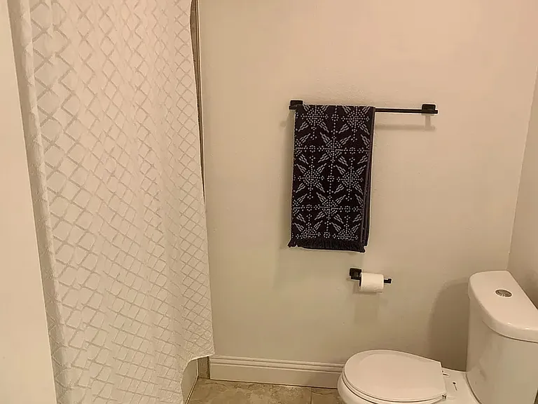 10021 Olmos Dr #10021 — Photo 7