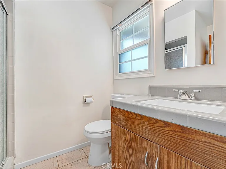 10352 Hayvenhurst Ave — Photo 9