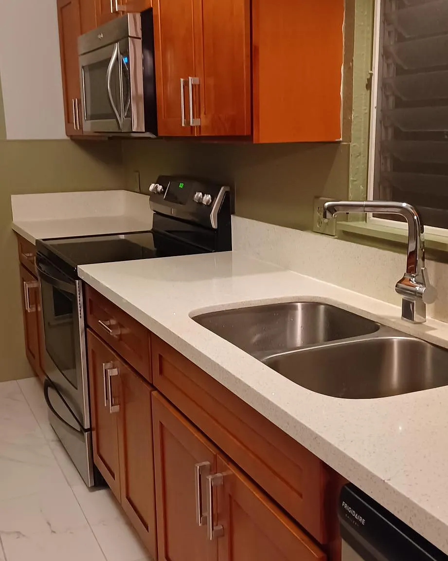 4 bed, 1296 sqft, $4,500 — Photo 4