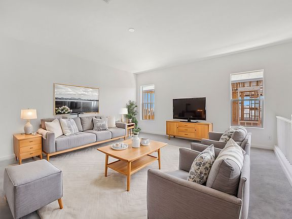 Stonebridge Manor - Emerald Interior Image 3