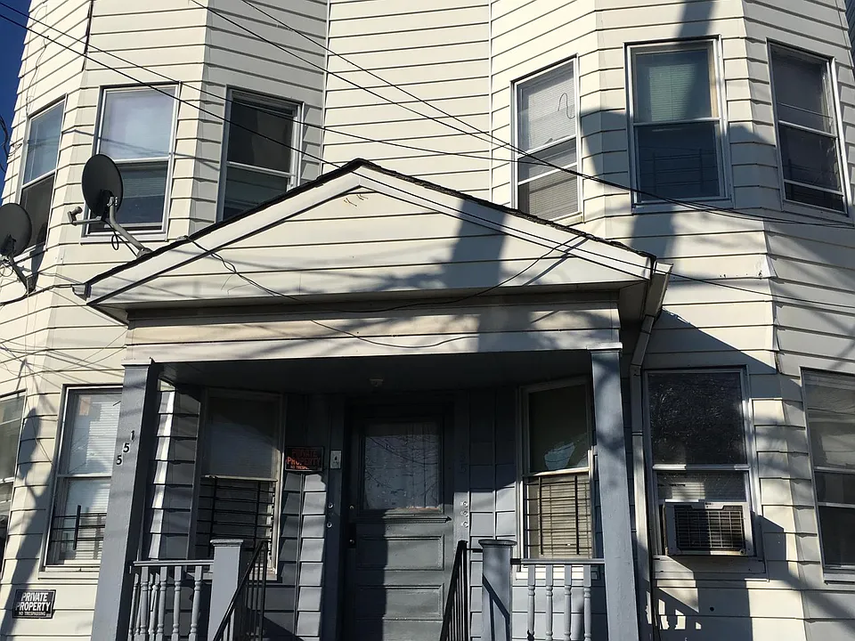 155 Smith St #3