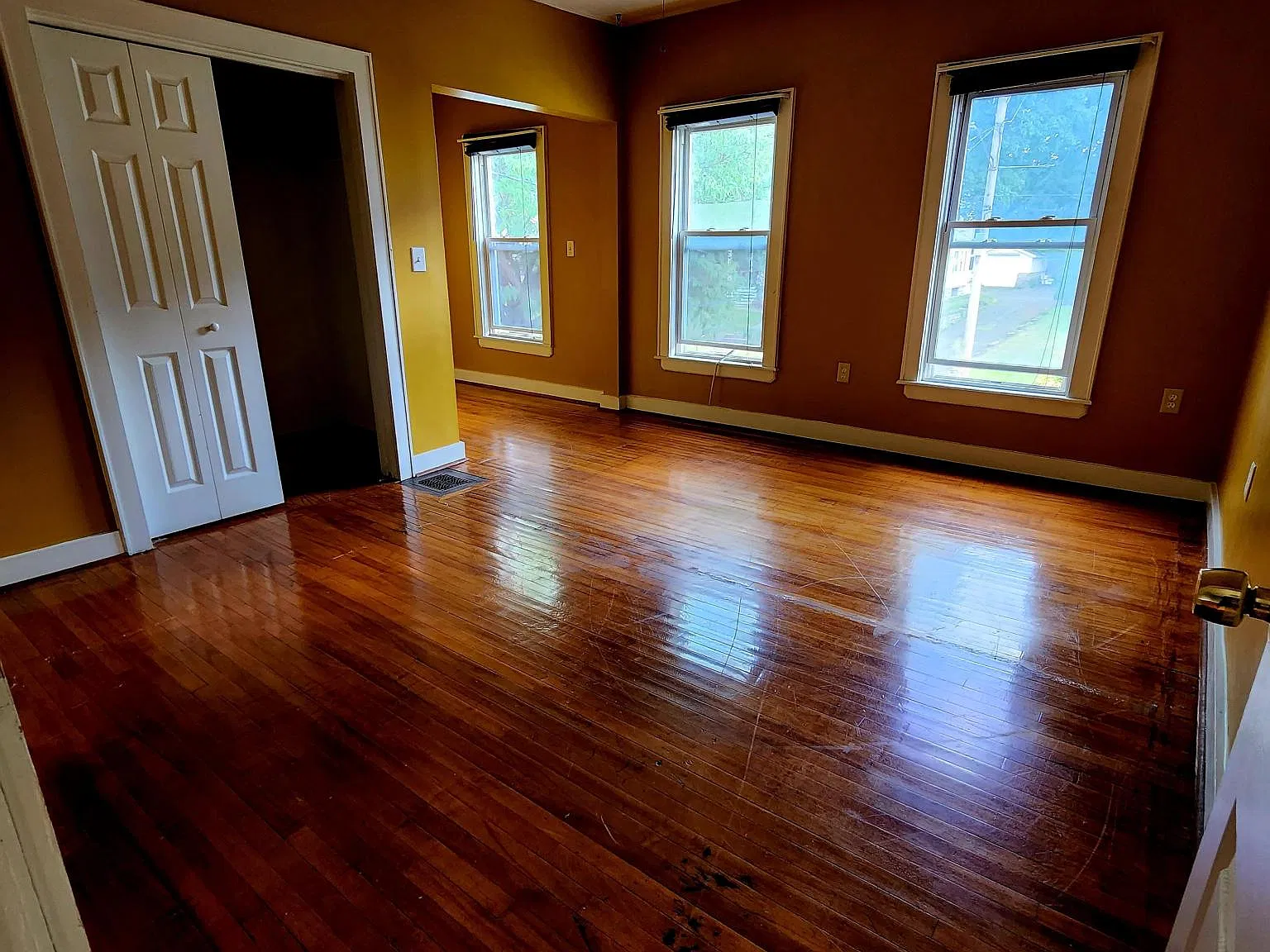 2 bed, 1000 sqft, $1,000 — Photo 2
