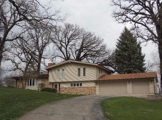 2351 Oak Park Rd, Marshalltown, IA 50158