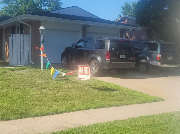 8110 E Avon Ln, Lincoln, NE 68505