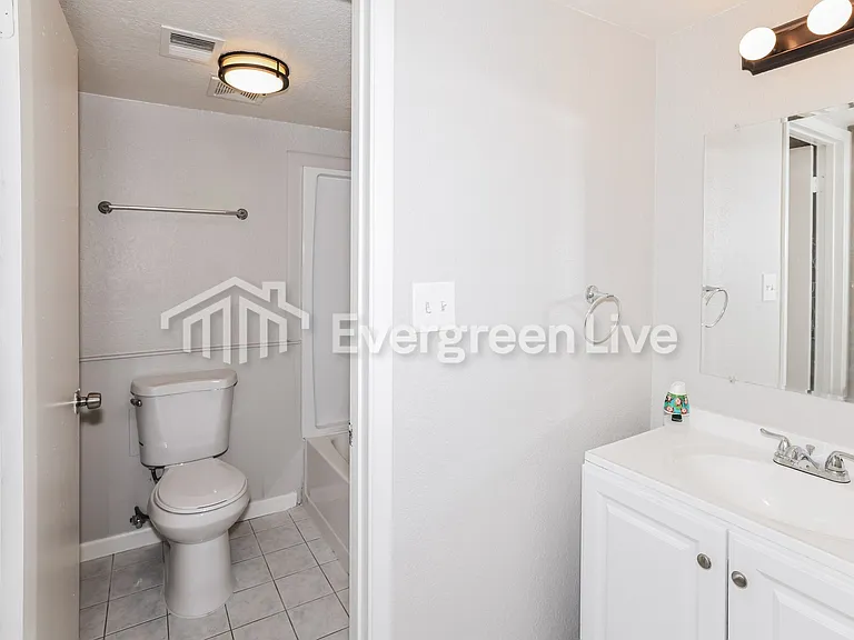 6604 W Christy Dr — Photo 14