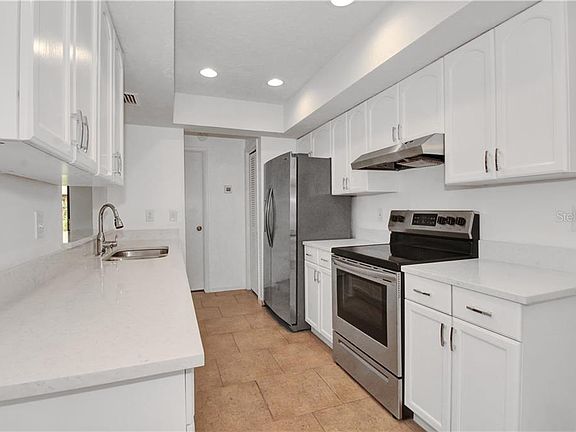 3rd image of 15802 Wheatfield Pl