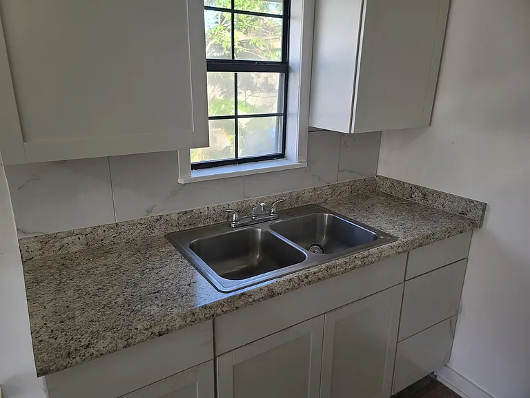 505 Leblanc St — Photo 7