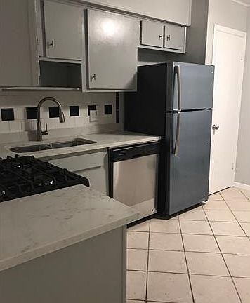 5th image of 2305 Barton Village Cir APT 101