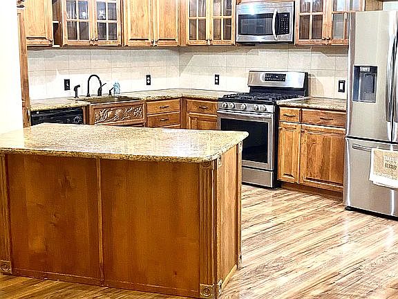 Kitchen with floating island