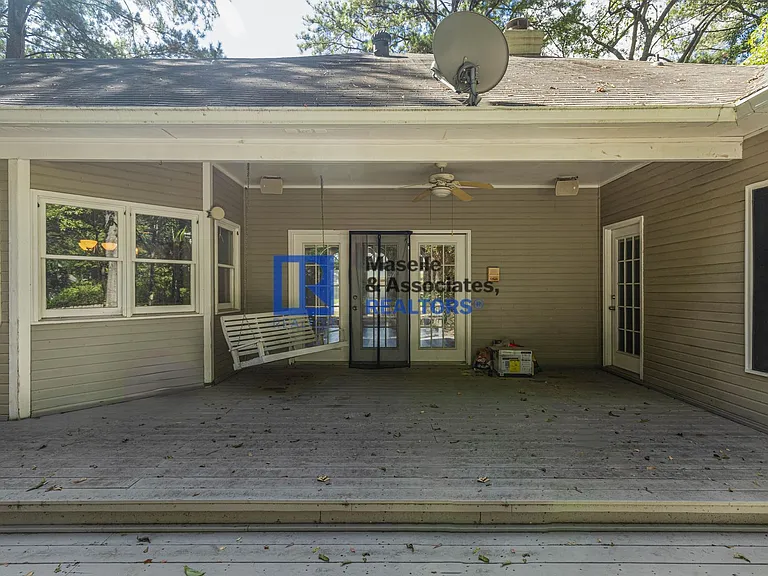 1046 Newland St — Photo 46