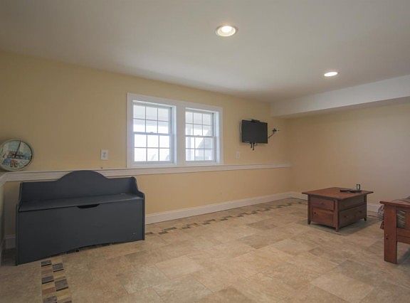 4th image of 5607 Central Ave #5607
