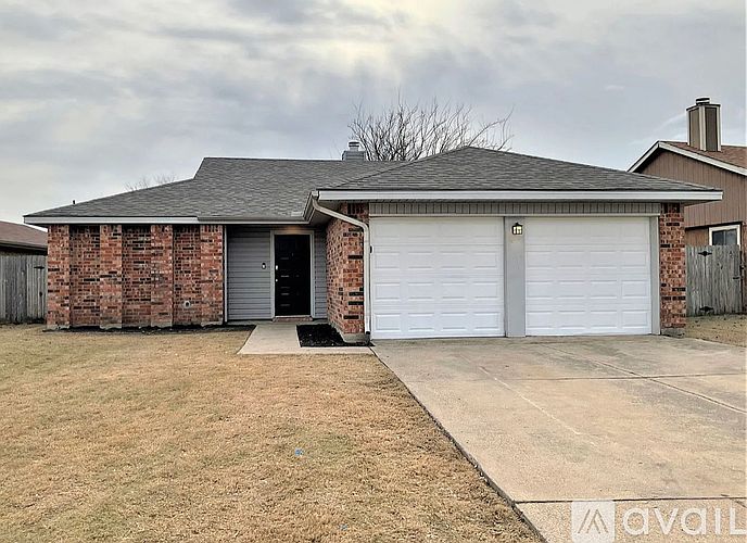 1st image of 213 Hemlock Dr
