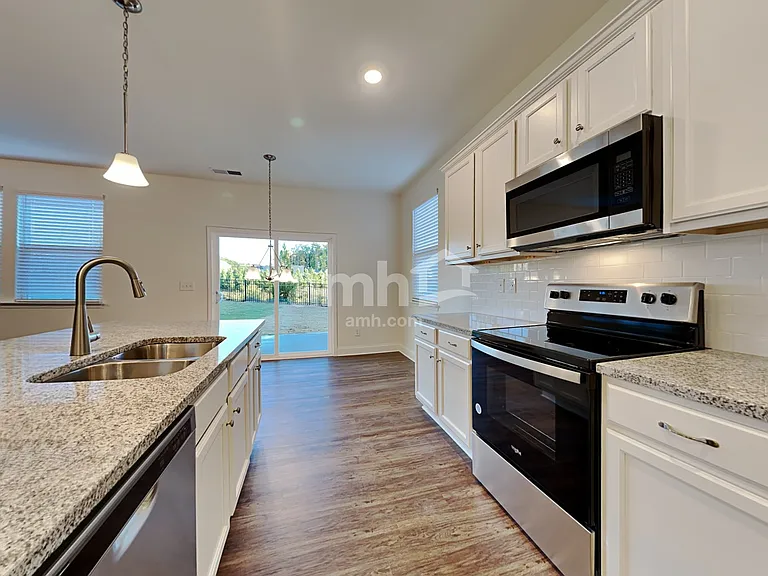 5180 Hudson Valley Dr — Photo 3