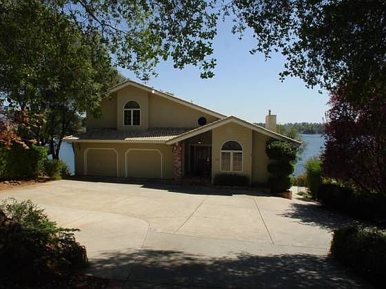 1st image of 11739 Lakeshore N