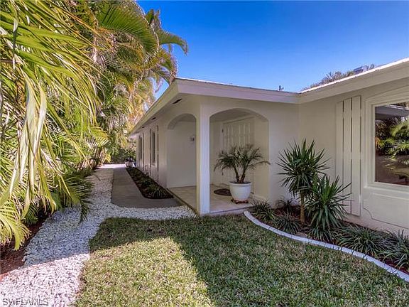 3rd image of 1204 Alhambra Dr