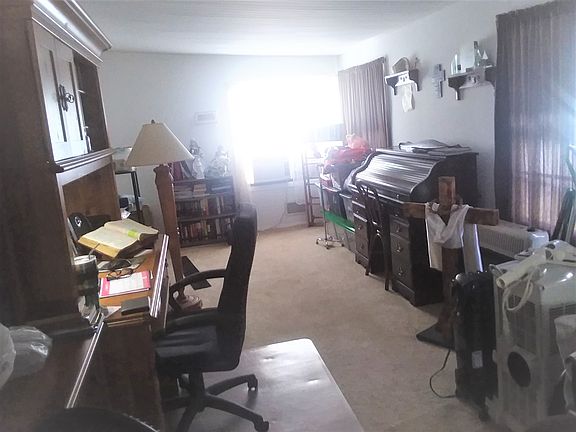 3rd image of 217 Countryside Dr