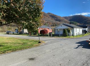 105 Marie St, Loyall, KY 40854