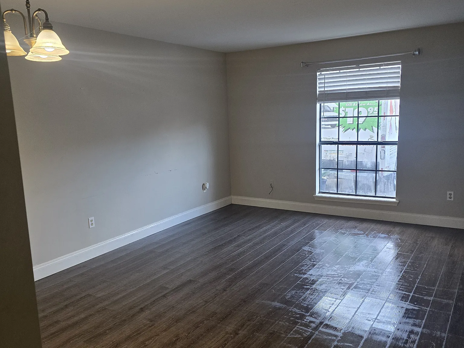 2 bed, 1050 sqft, $1,300 — Photo 4