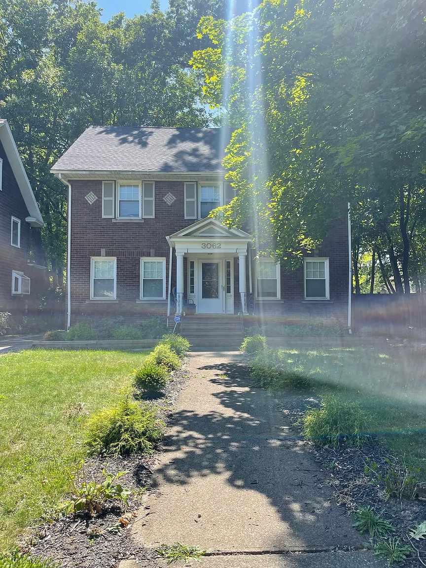 3062 Euclid Heights Blvd photo 1