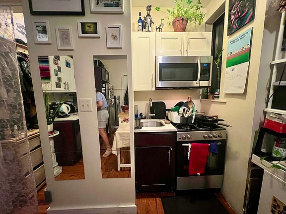 4th image of 668 Hancock St #1F