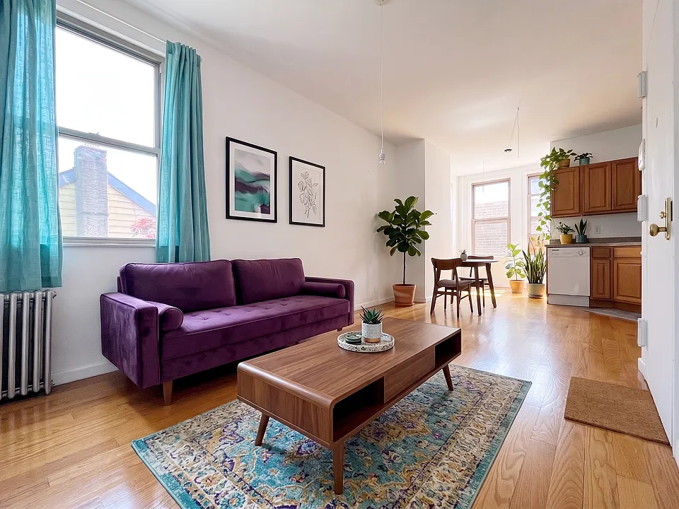 44 Richardson St #3L