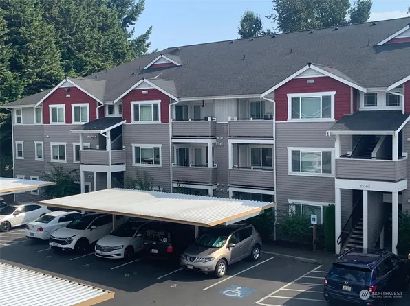 13503 97th Avenue E #208, Puyallup, WA 98373