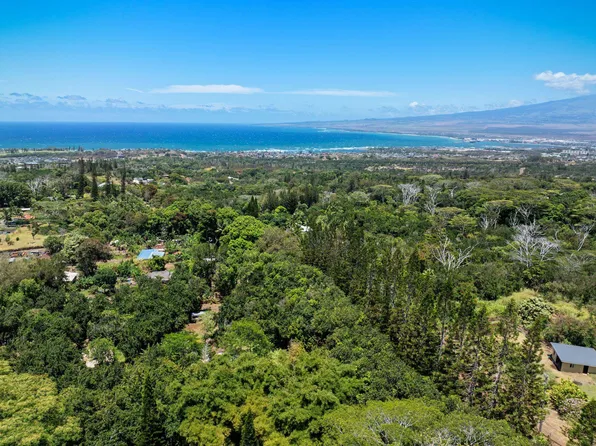 1368 Malaihi Rd, Wailuku, HI 96793