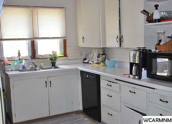 3rd image of 1015 Albion Ave