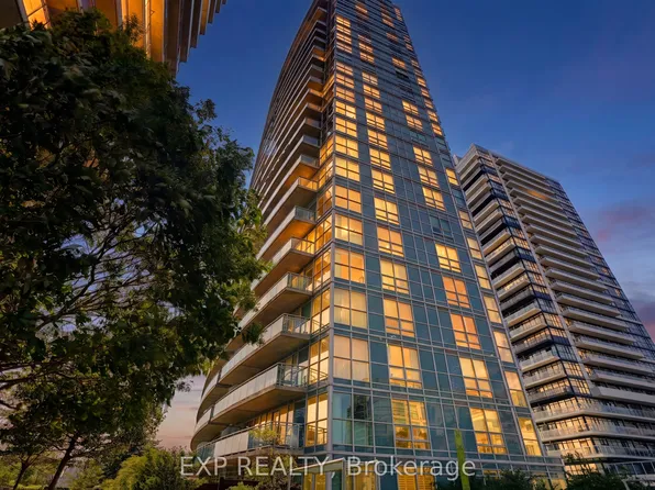 155 Legion Rd N Unit 813, Toronto, ON M8Y 0A7