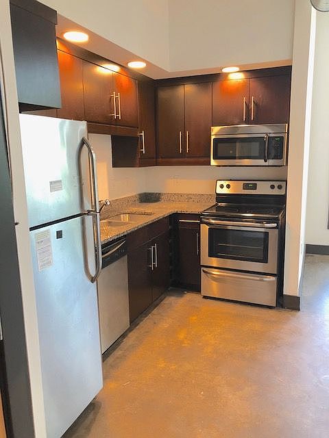 1st image of 115 E Broad St #309