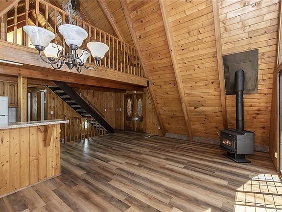 5th image of 32405 Scandia Dr